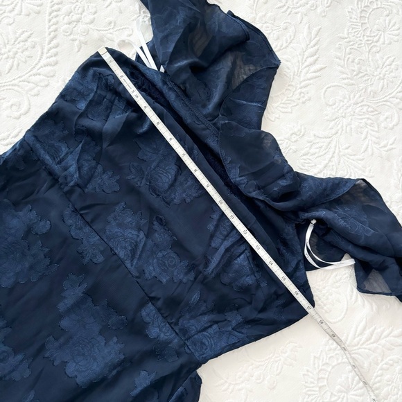 NWOT Lulus Pretty Perfect Navy Burnout Floral Off-The-Shoulder Midi Dress Medium - Picture 6 of 7